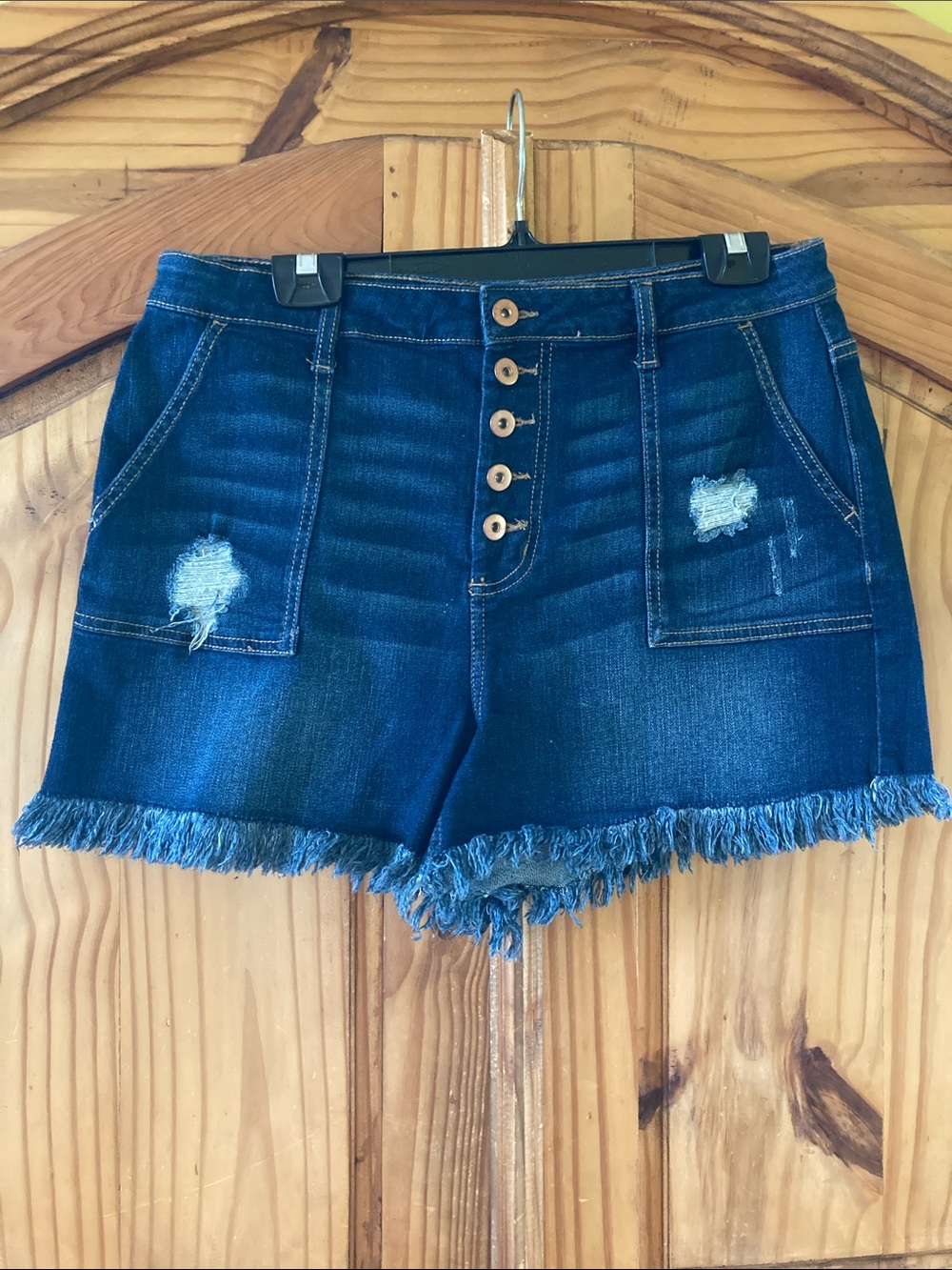Women’s NOBO blue button fly accent frayed hem jean denim shorts size 17